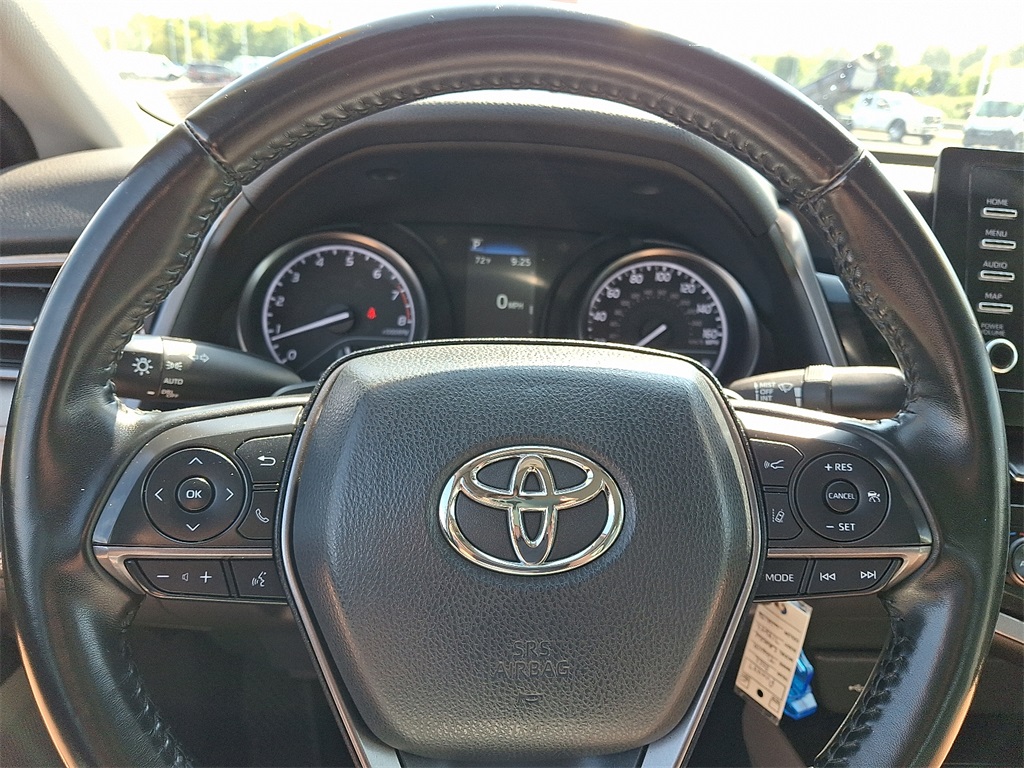 2022 Toyota Camry SE photo 18