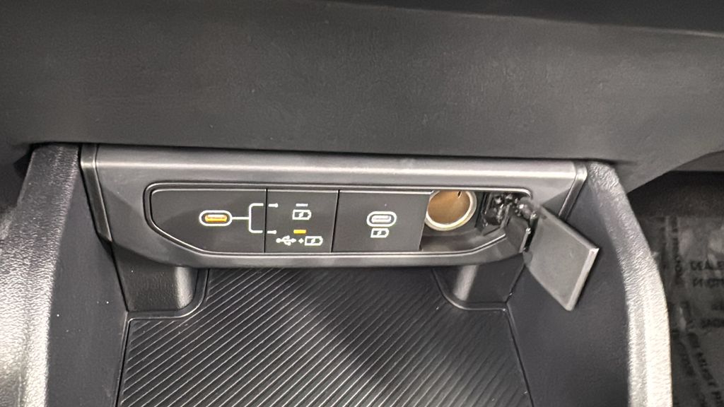 2025 Kia K4 LXS photo 25