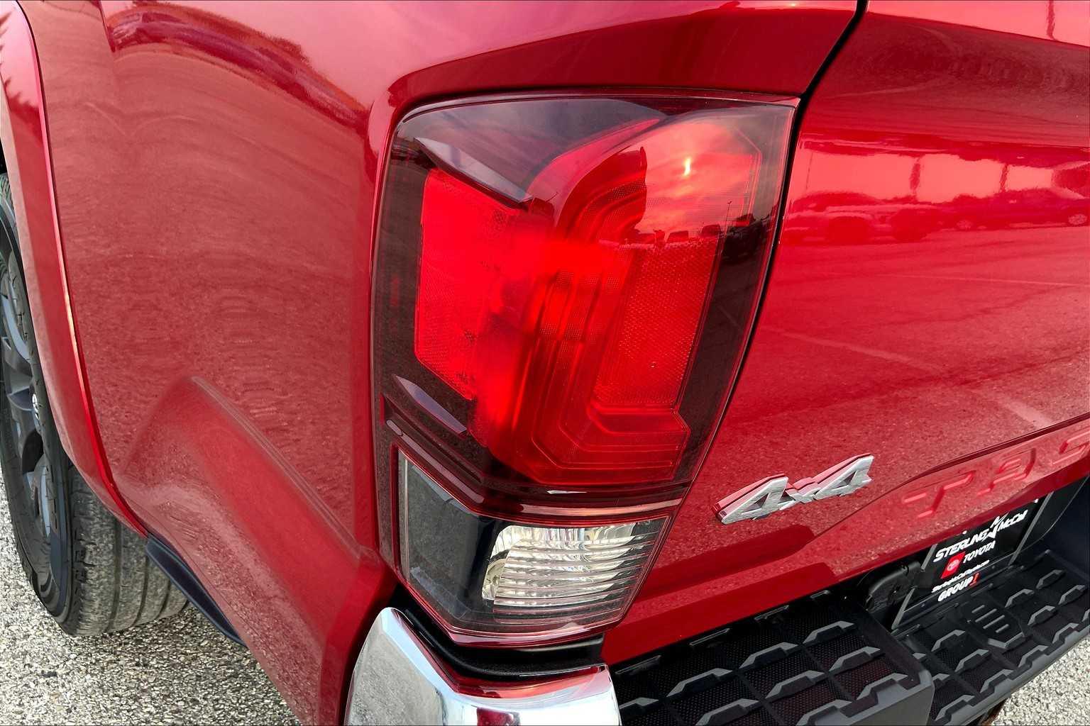 2021 Toyota Tacoma SR5 photo 26