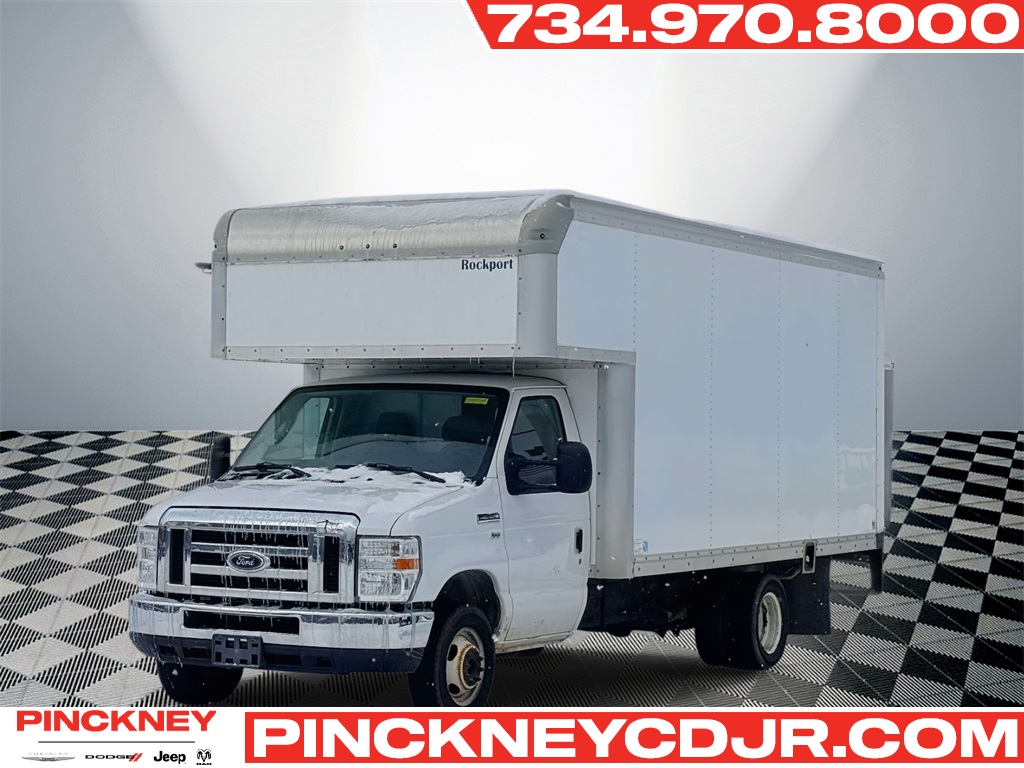 2018 Ford E-Series Cutaway Base's photo