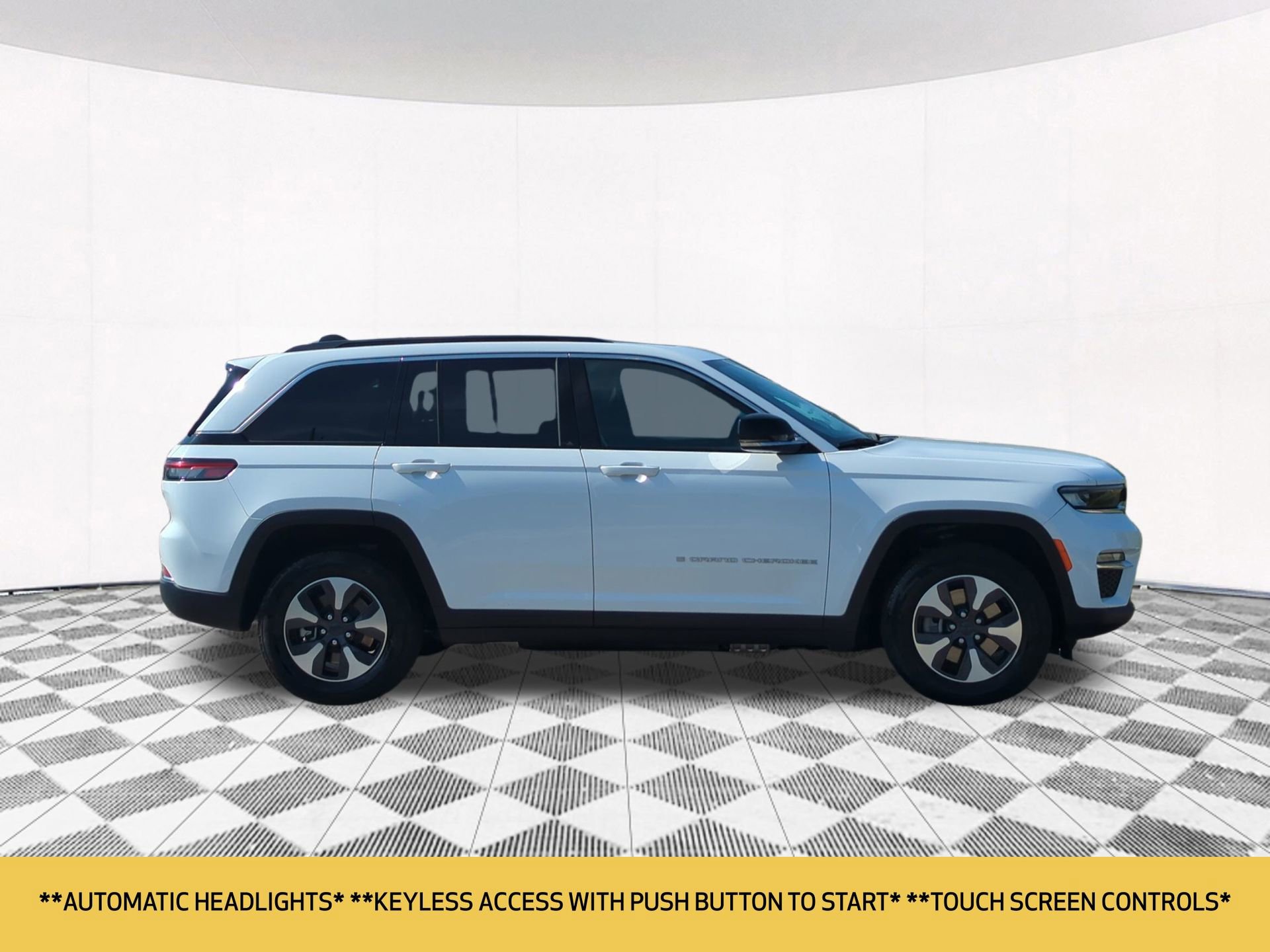 2024 Jeep Cherokee Limited 4xe photo 2