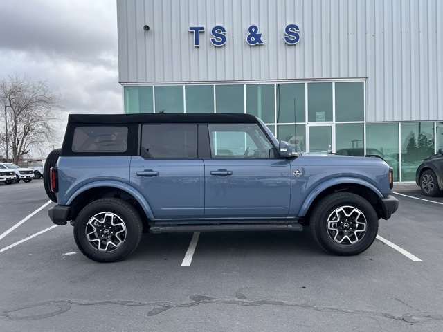 2023 Ford Bronco Outer Banks photo 3