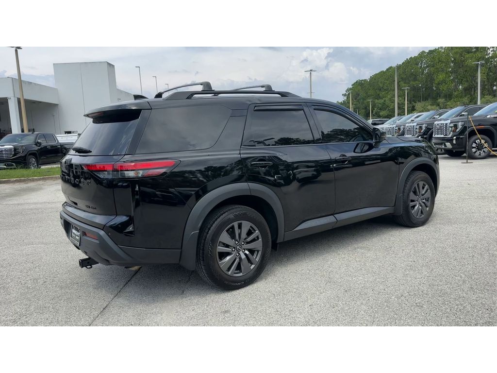 2024 Nissan Pathfinder SV photo 8
