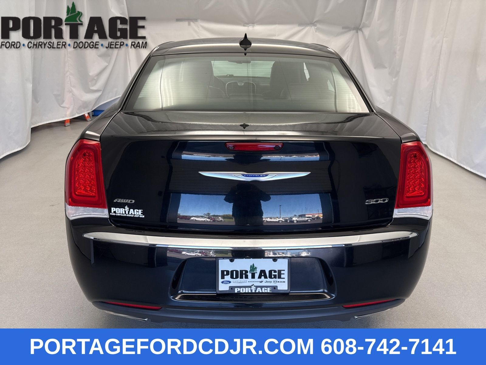 2019 Chrysler 300 Limited photo 3