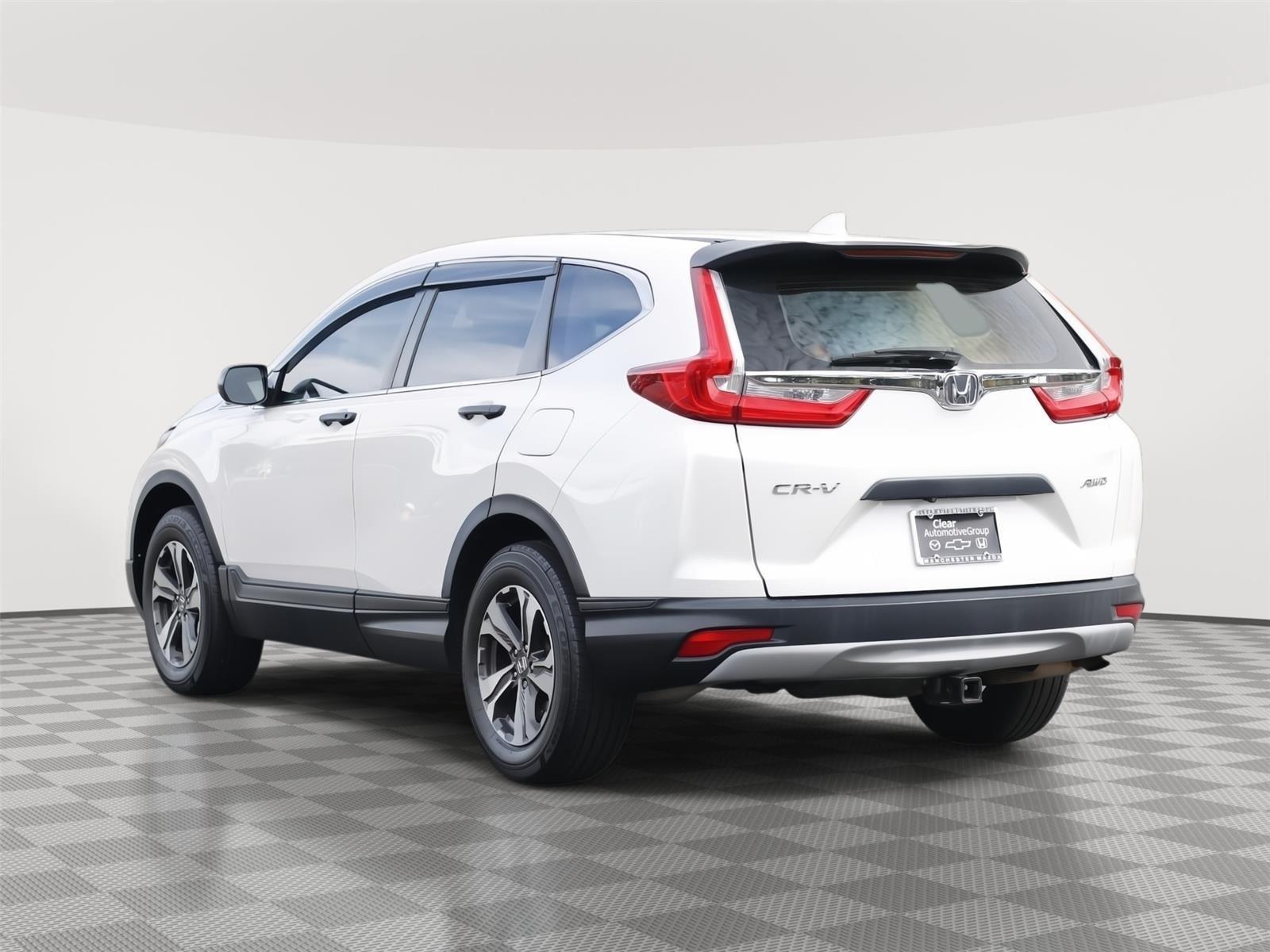 2017 Honda CR-V LX photo 4