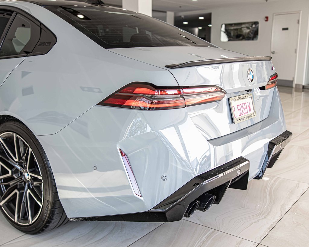 2025 BMW M5 - Image 14