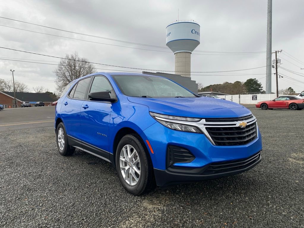 2024 Chevrolet Equinox LS's photo