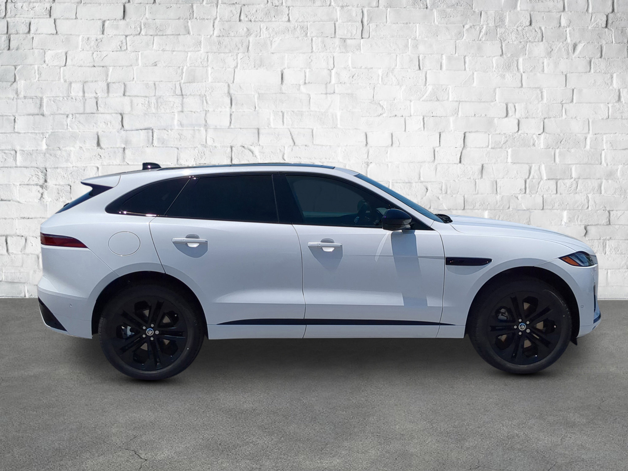 2026 Jaguar F-PACE P250 R-Dynamic S photo 3