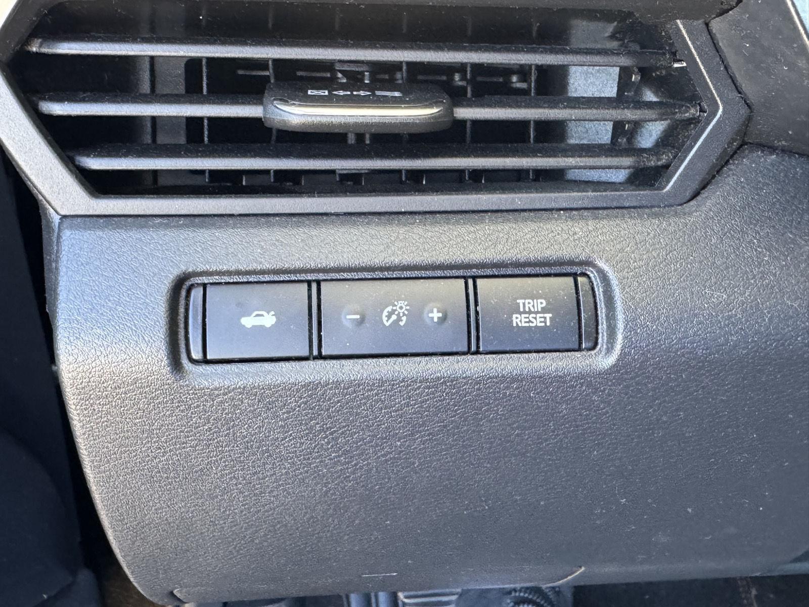 2022 Nissan Altima 2.5 SR photo 8
