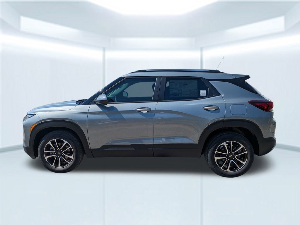 2026 Chevrolet Trailblazer LT photo 2