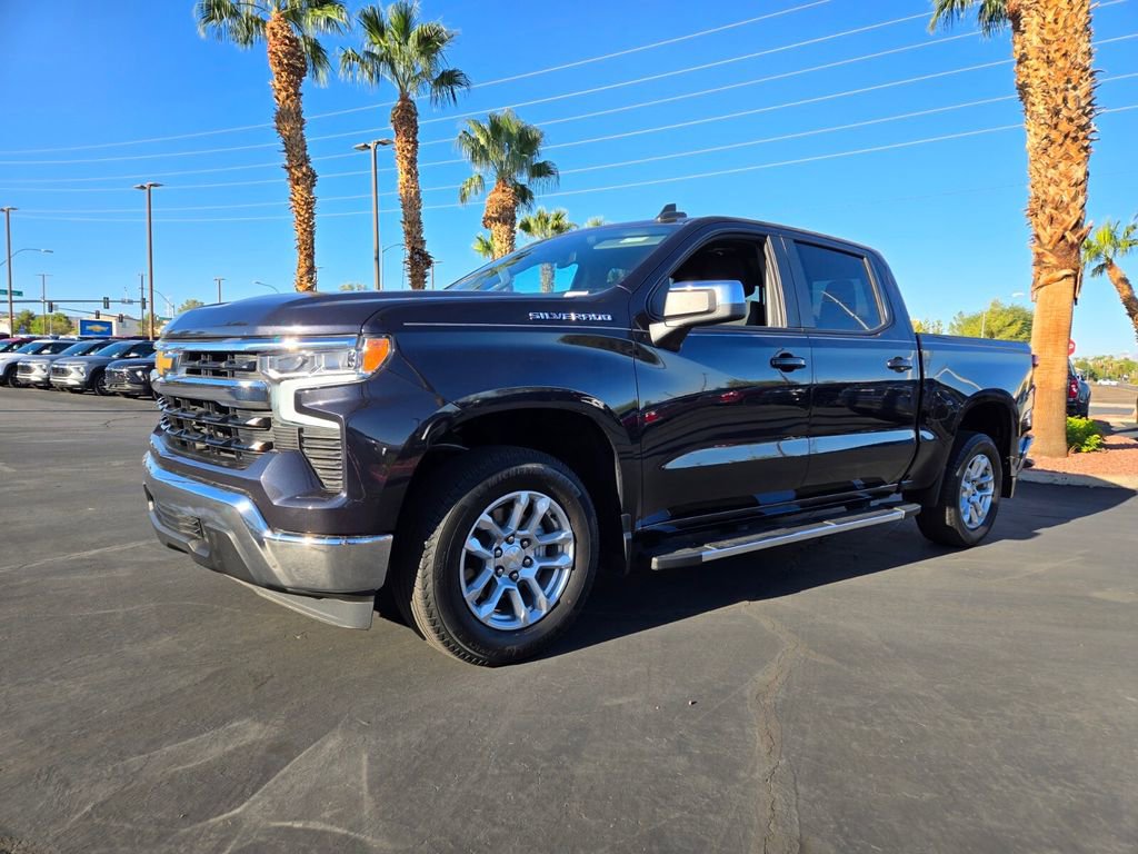 2023 Chevrolet Silverado 1500 LT photo 2