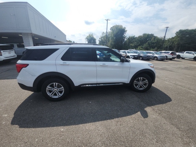 2020 Ford Explorer XLT photo 3