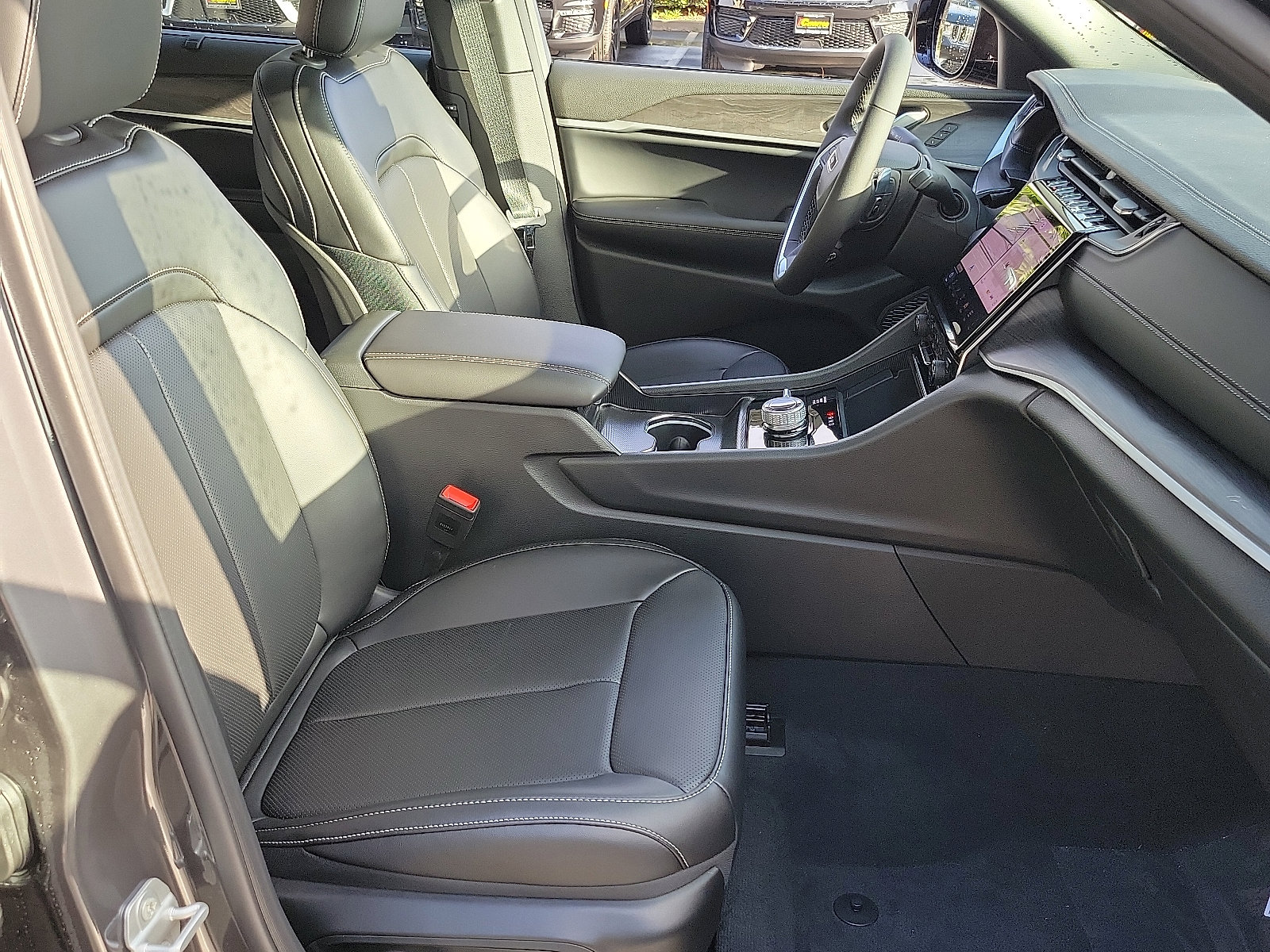 2025 Jeep Grand Cherokee L photo 12