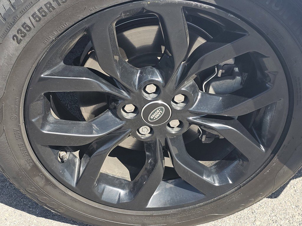 2016 Land Rover Discovery Sport HSE photo 14