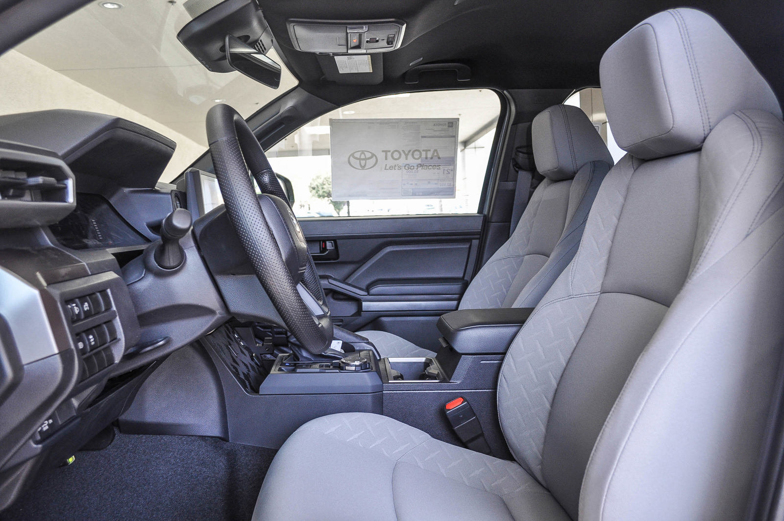 2024 Toyota Tacoma SR5 4x4 photo 11