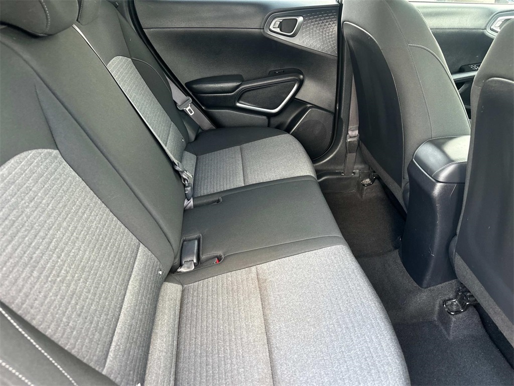 2021 Kia Soul S photo 16
