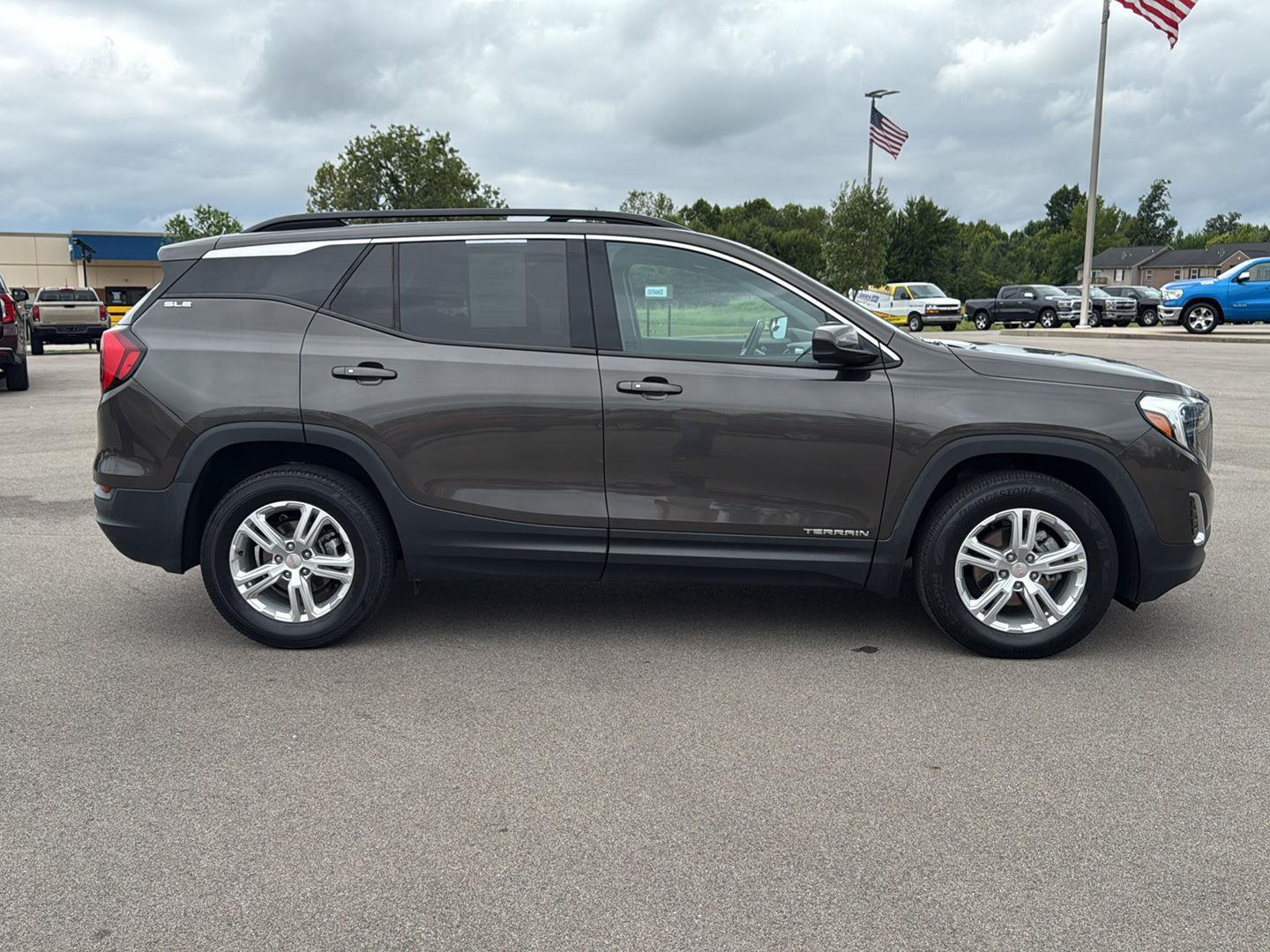 2020 Gmc Terrain SLE photo 2