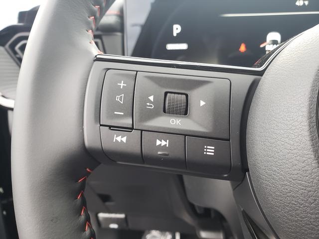 2025 Nissan Kicks SR photo 22