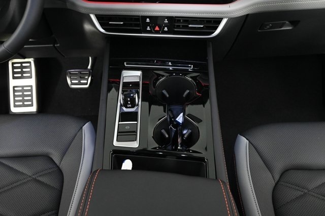 2025 Volkswagen Atlas Peak Edition SE photo 12