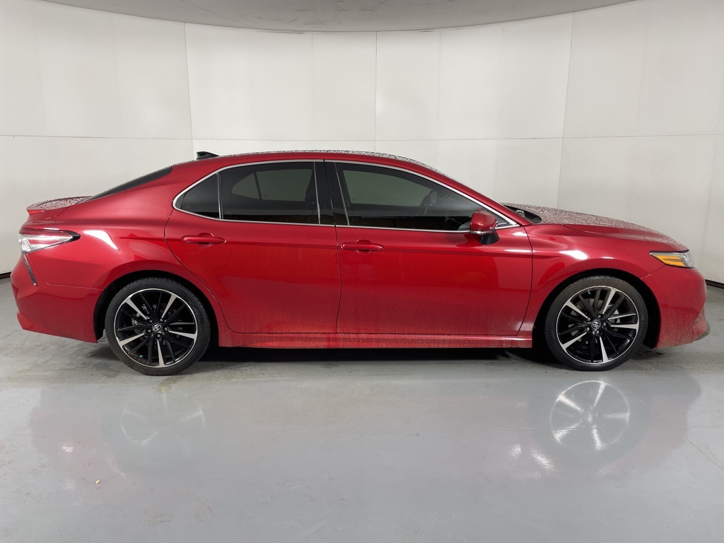 2019 Toyota Camry XSE V6 photo 9