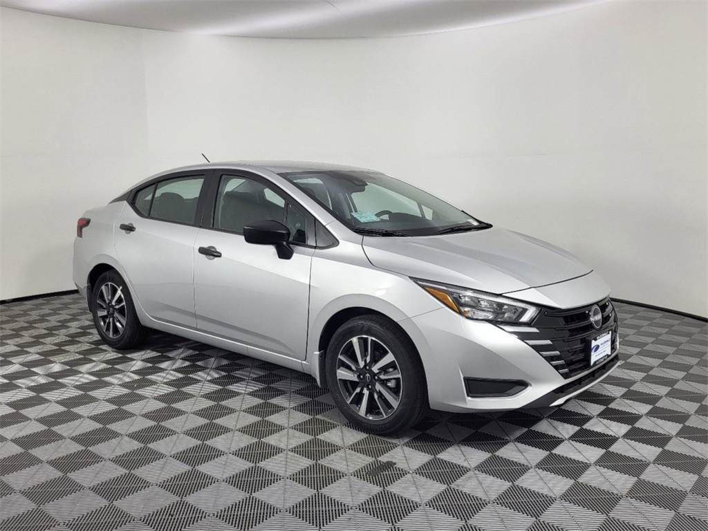 2025 Nissan Versa S photo 4