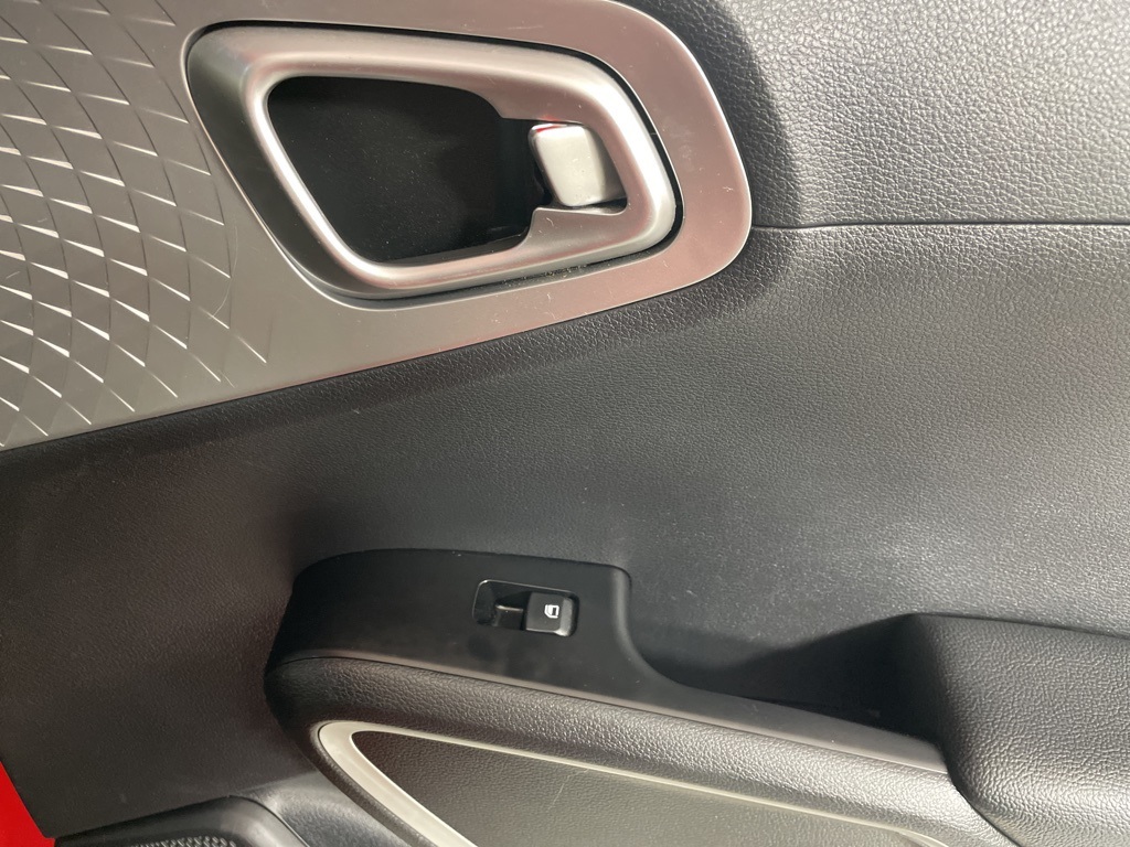 2020 Kia Soul LX photo 13