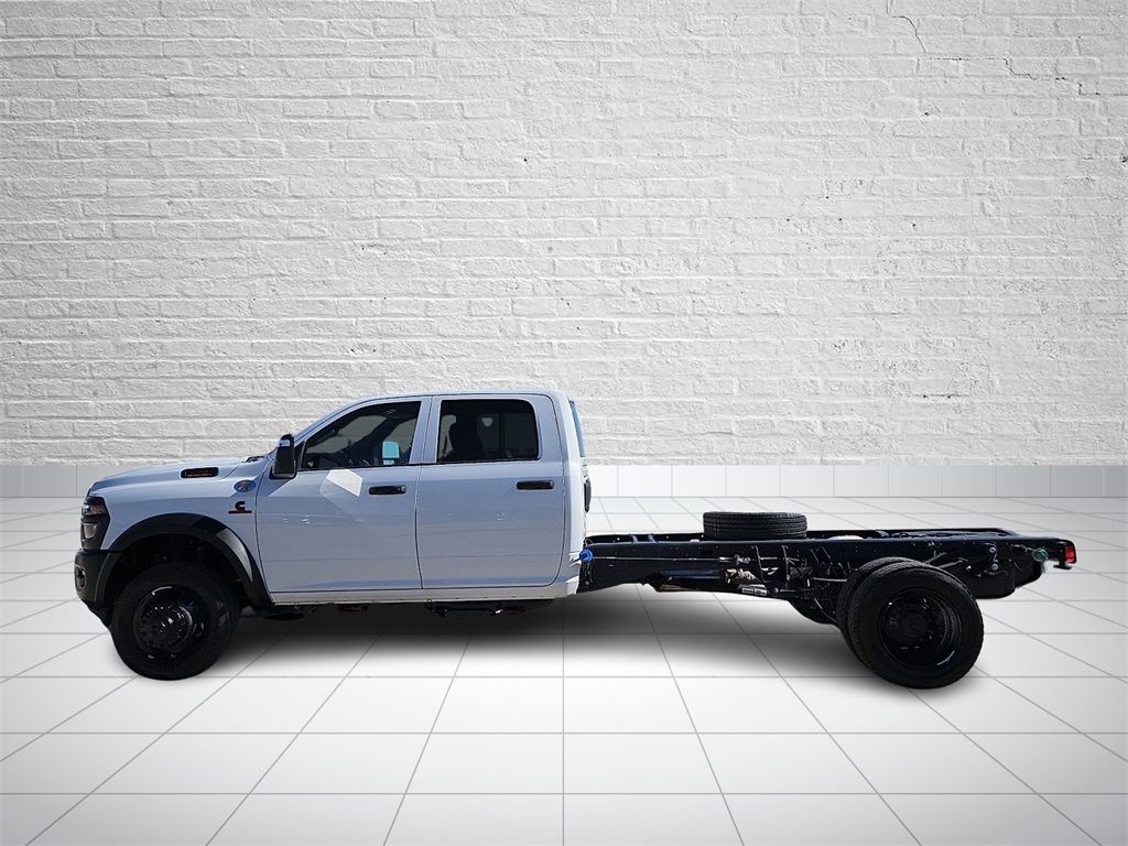 2026 Ram 5500 Tradesman photo 2