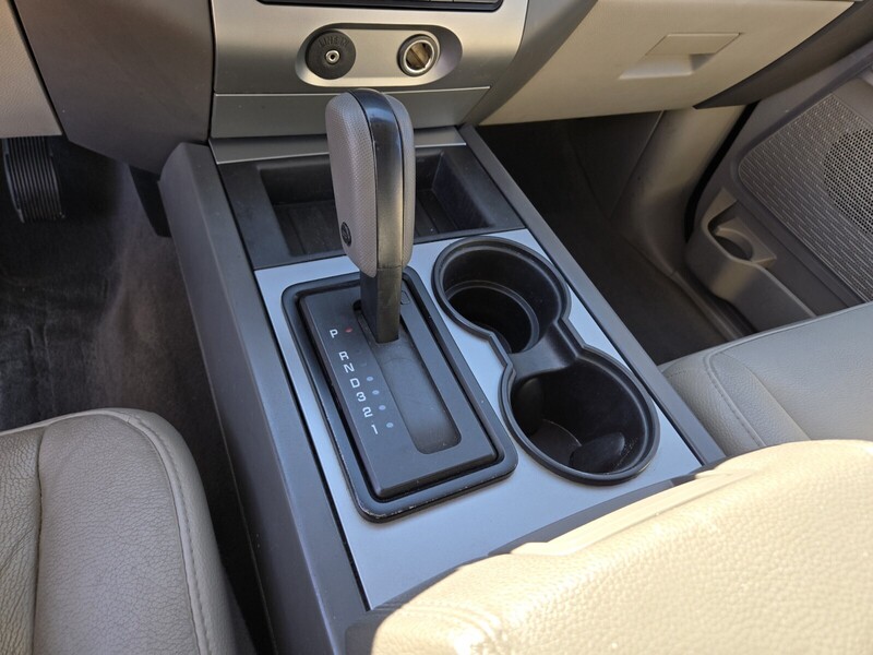 2008 Ford Expedition EL XLT photo 15