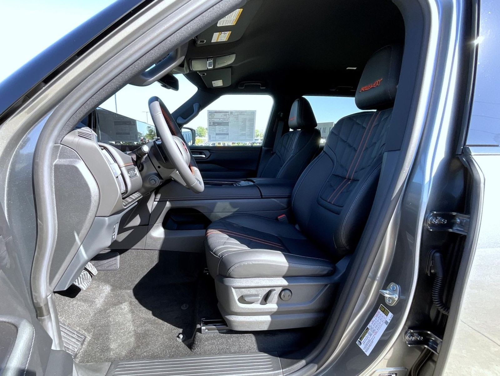 2026 Nissan Armada photo 8