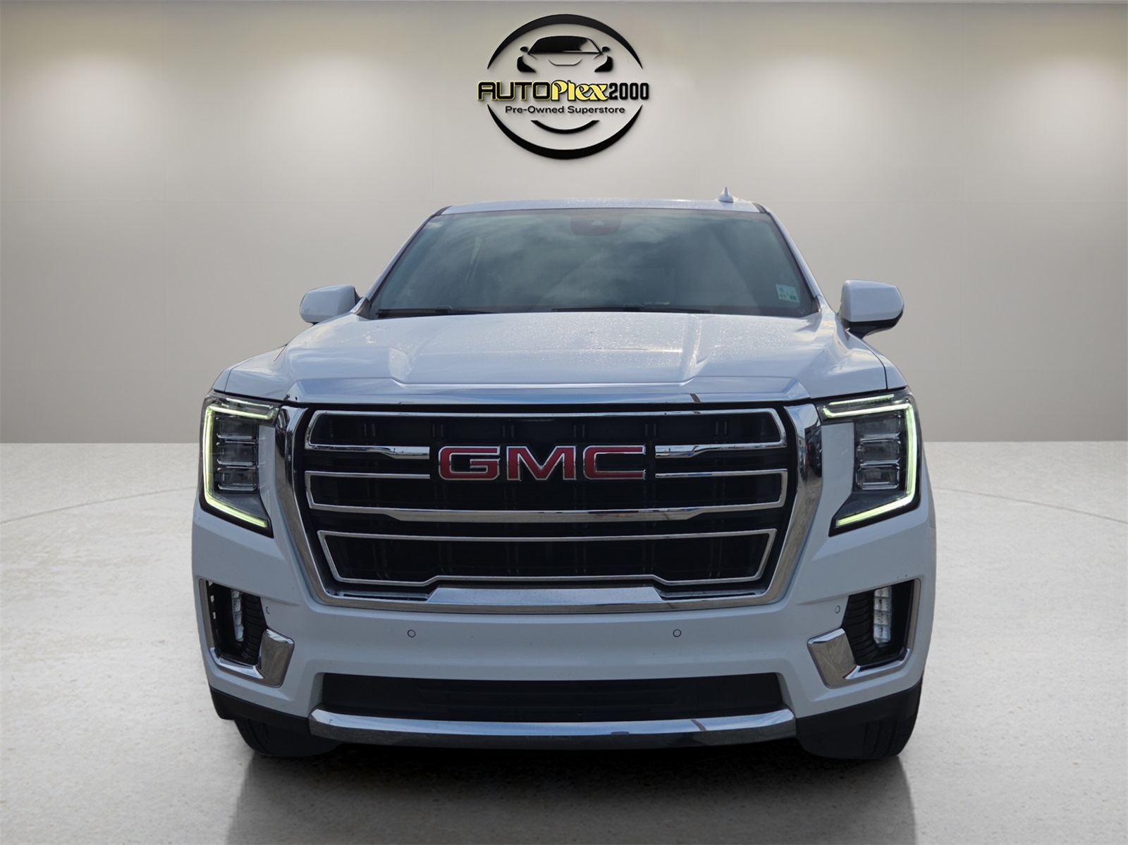 2023 Gmc Yukon SLT photo 2