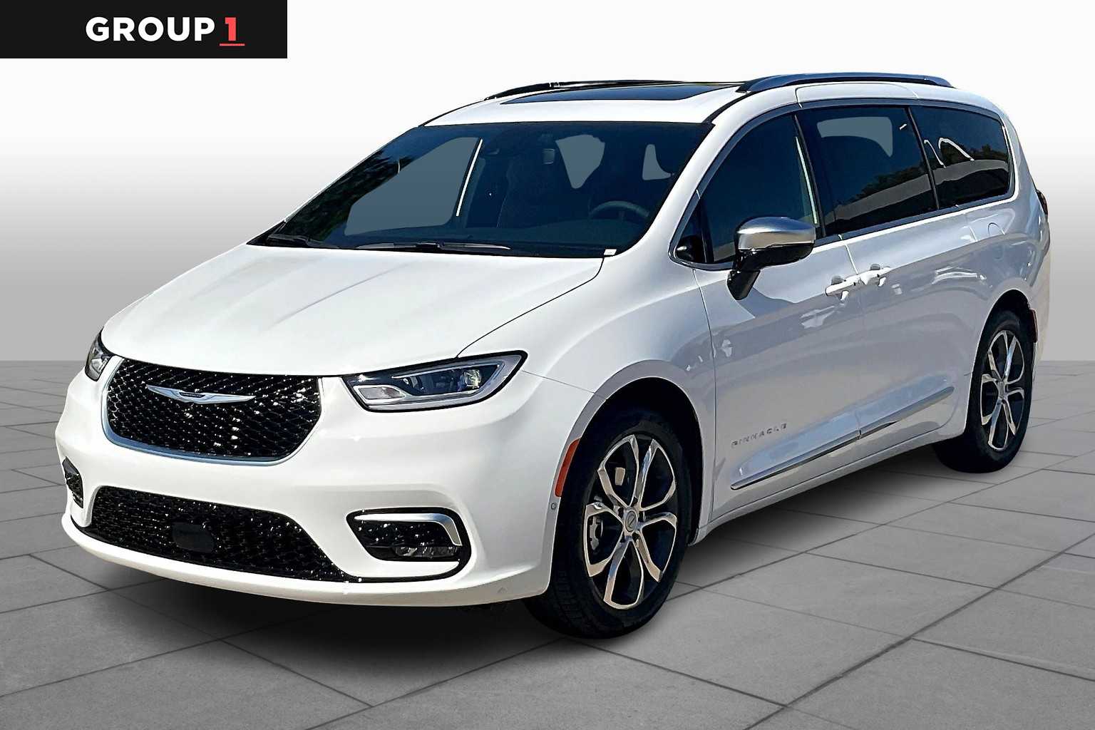 2026 Chrysler Pacifica Pinnacle's photo