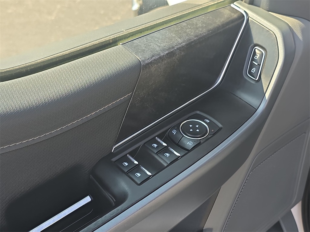 2023 Ford F-150 XLT photo 13