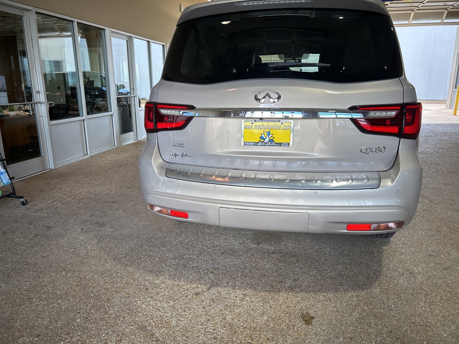 2021 Infiniti QX80 Luxe photo 36