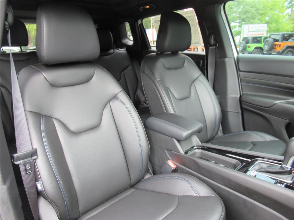 2025 Jeep Compass Limited photo 7