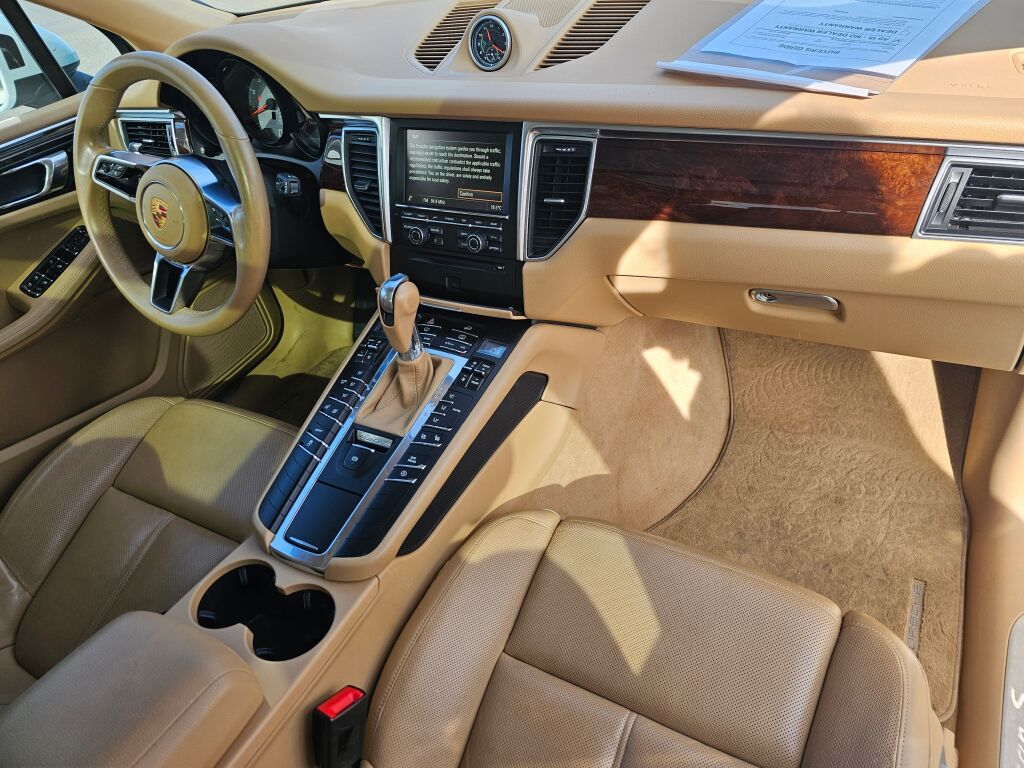 2015 Porsche Macan S photo 13