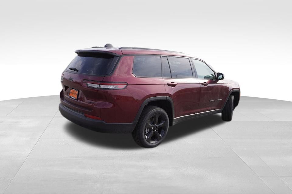 2025 Jeep Grand Cherokee Limited photo 4