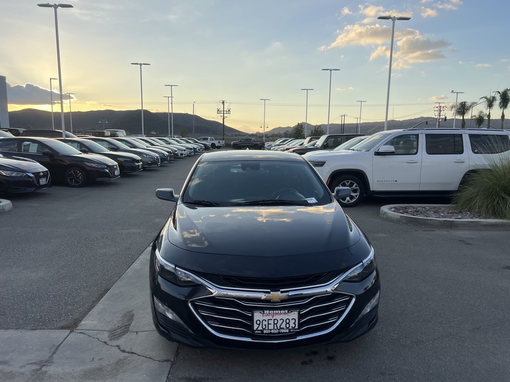2023 Chevrolet Malibu 1LT photo 2