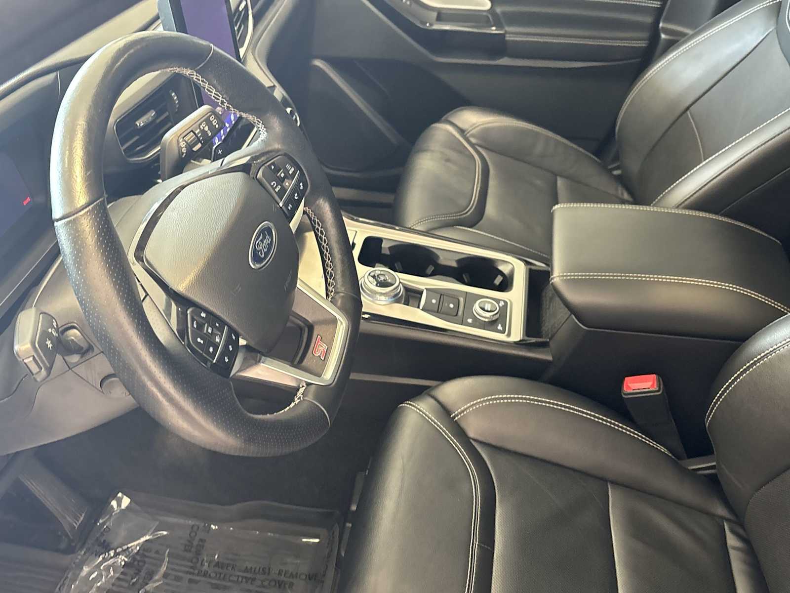 2022 Ford Explorer ST photo 17