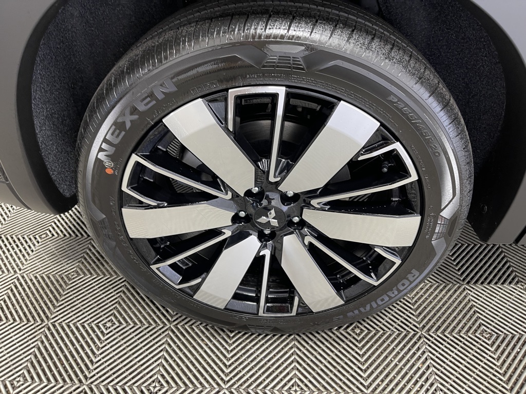 2025 Mitsubishi Outlander SE photo 33