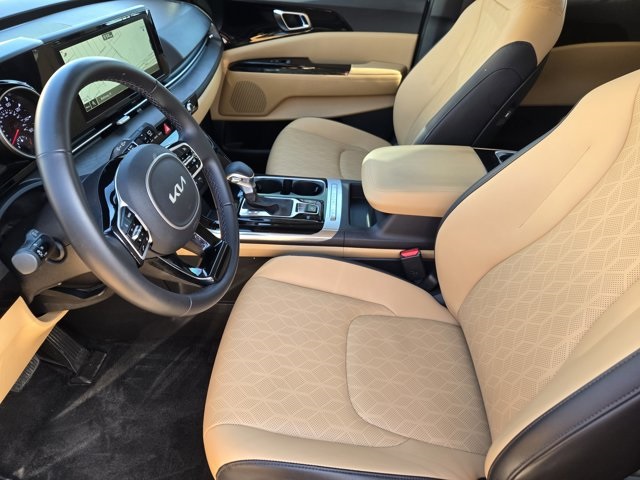 2022 Kia Carnival EX photo 11