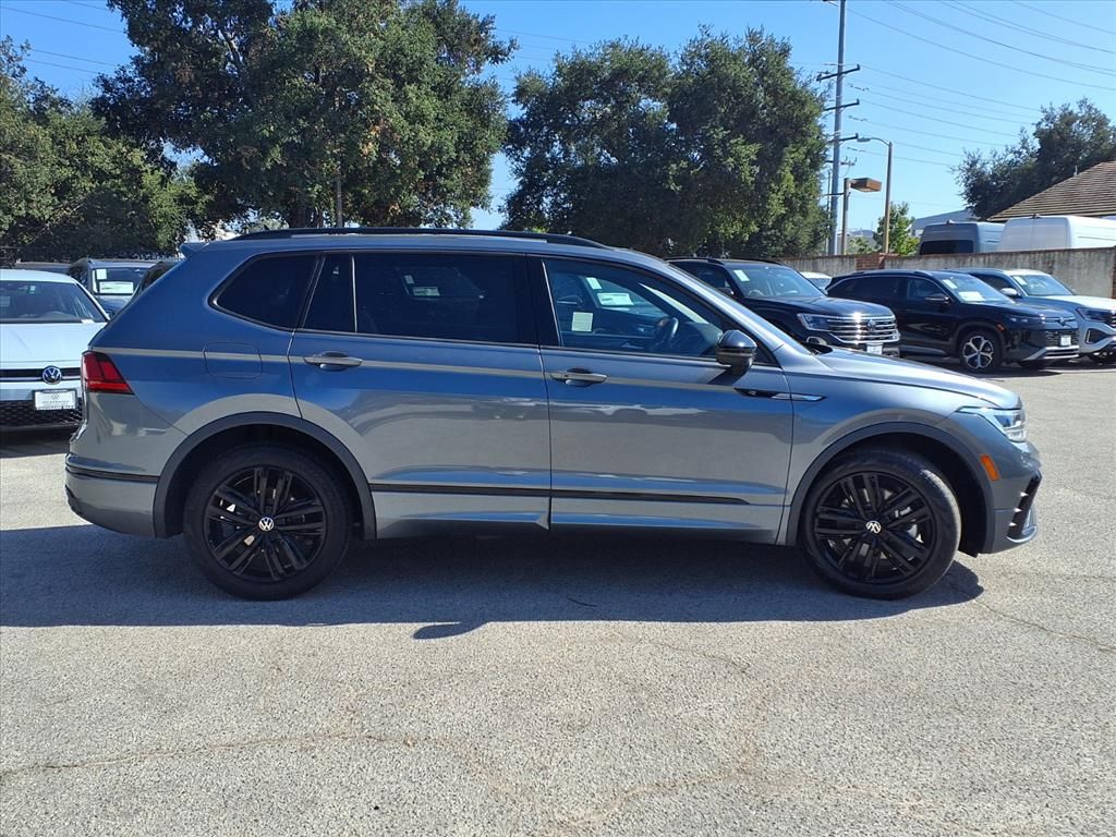 2022 Volkswagen Tiguan SE R-Line Black photo 3