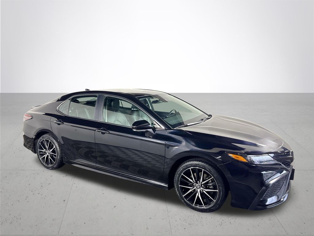 2024 Toyota Camry SE photo 3