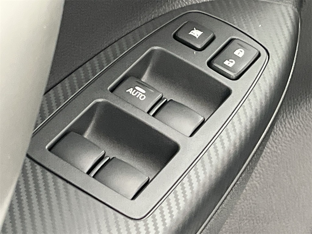 2025 Mitsubishi Eclipse Cross SE photo 12