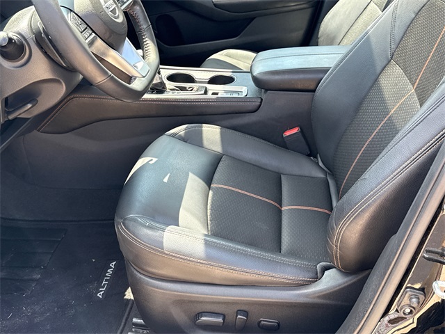 2022 Nissan Altima 2.5 SR photo 17