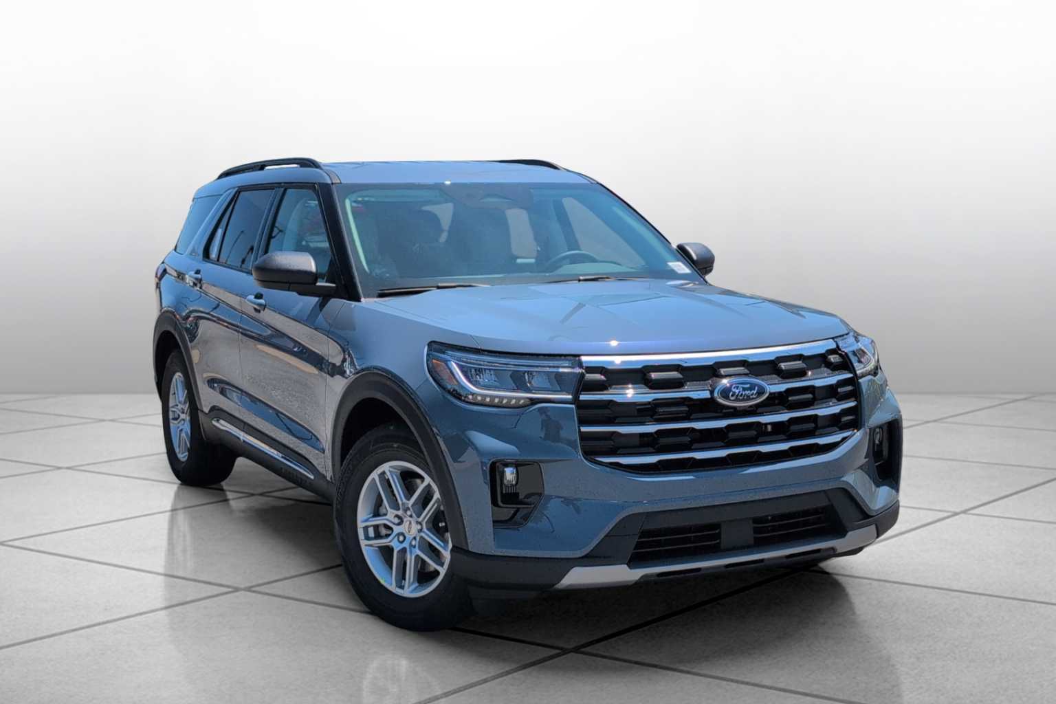 2025 Ford Explorer photo 12