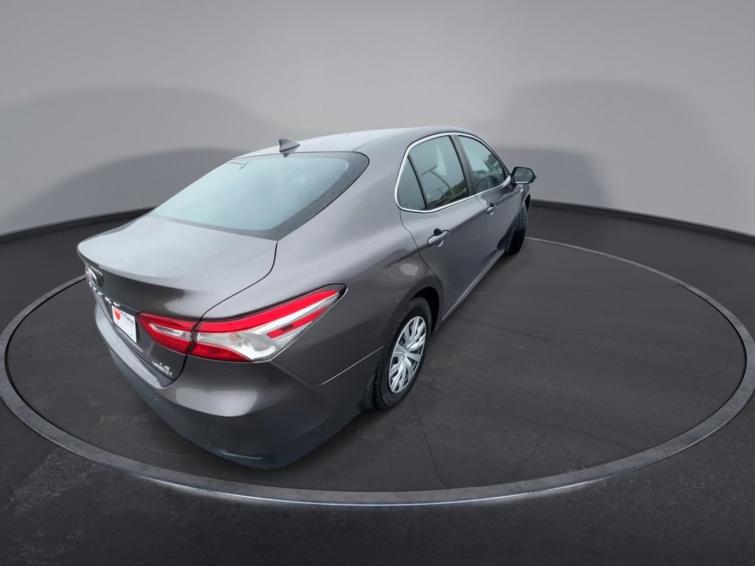 2020 Toyota Camry Hybrid LE photo 8