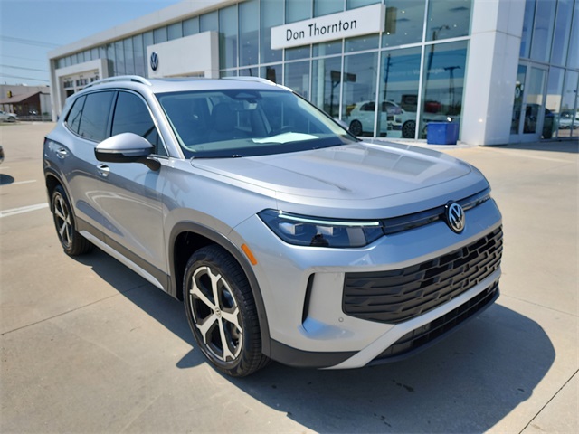 2025 Volkswagen Tiguan SE's photo