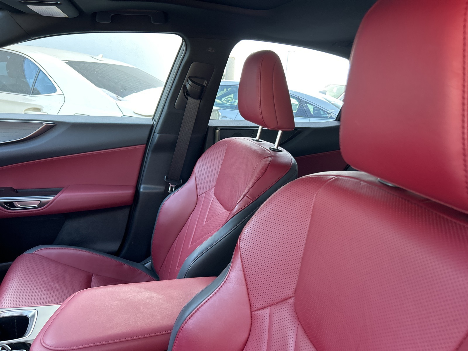 2024 Lexus NX 450h+ Luxury photo 8
