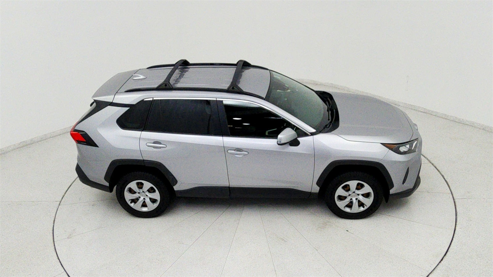 2019 Toyota RAV4 LE photo 18