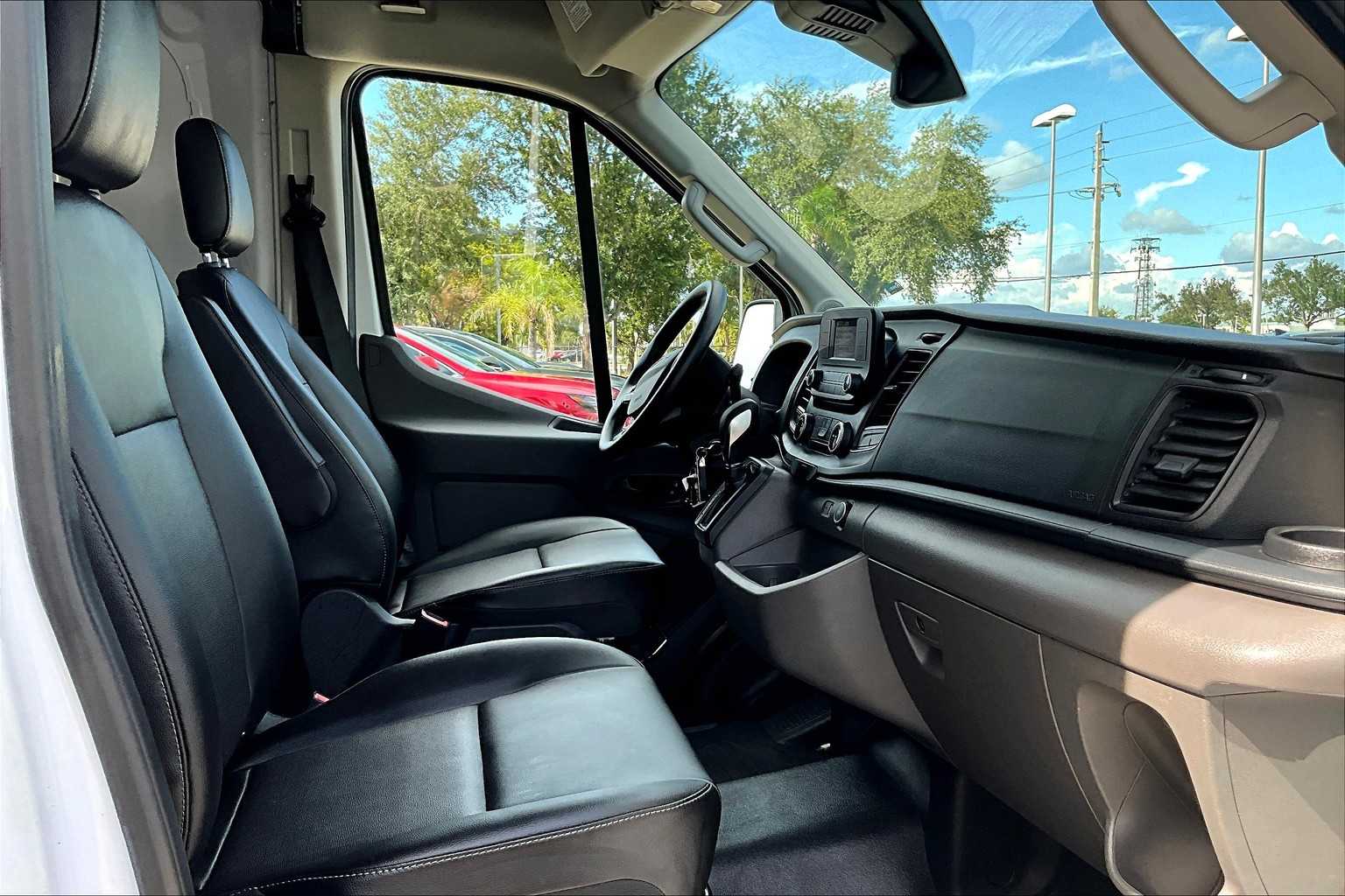 2022 Ford Transit photo 6